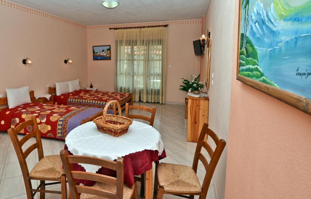 Aris Junior Studio & Apartments Neo Klima Oda fotoğraf